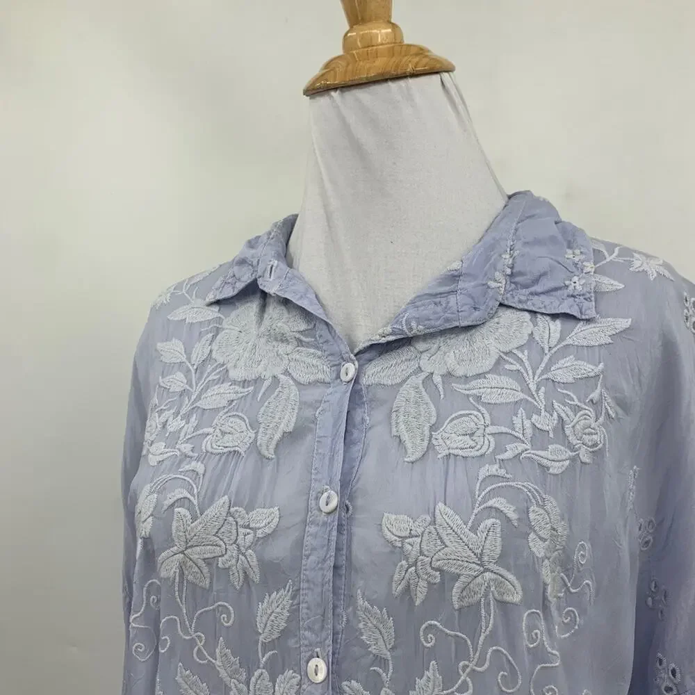 Johnny Was Shirt Womens XS Extra Small Rayon Periwinkle Tab Sleeve Embroidered
